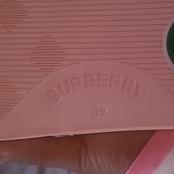 Pink Burberry slides size 9 - Picture 5 of 5